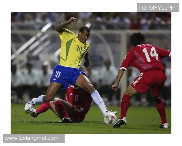 足球明星意外曝光私密照片引发热议球迷反应各异 足球明星意外曝光私密照片引发热议球迷反应各异